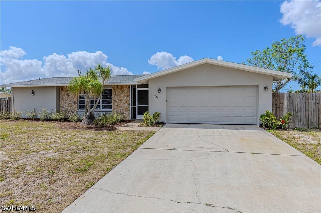928 SE 35th St., Cape Coral, FL 33904