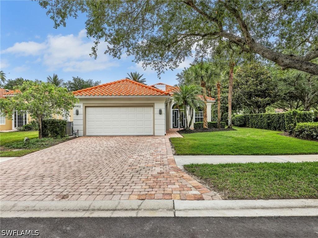 5902 Bermuda Ln., Naples, FL 34119