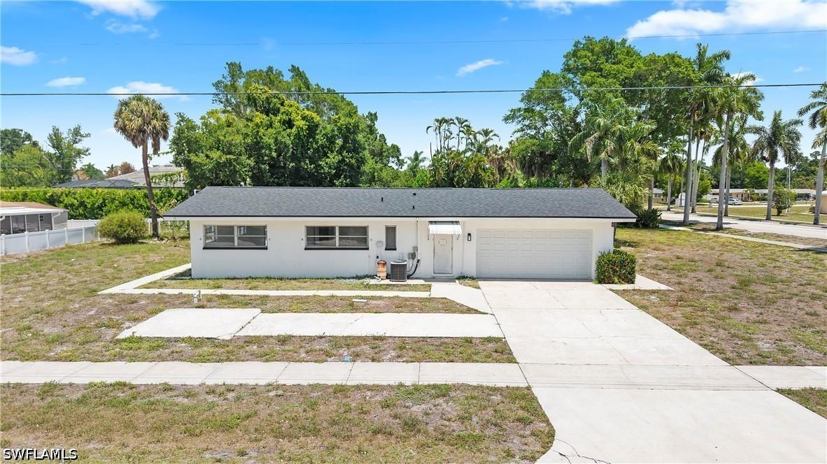 10300 Mcgregor Blvd., Fort Myers, FL 33919