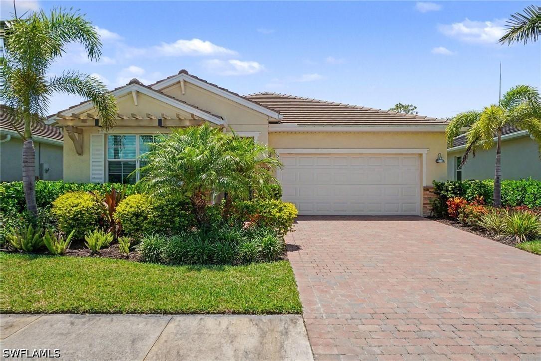 259 Tamarindo Ln., Naples, FL 34114