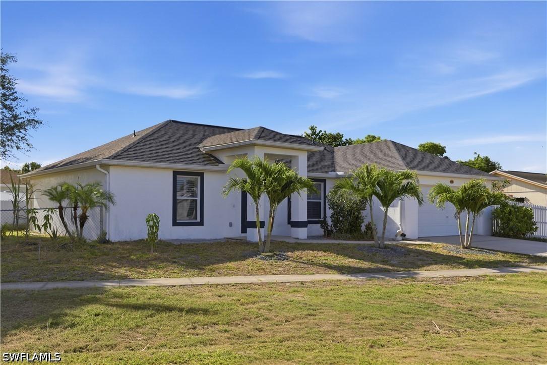 1082 Ridgeway Dr., North Fort Myers, FL 33903