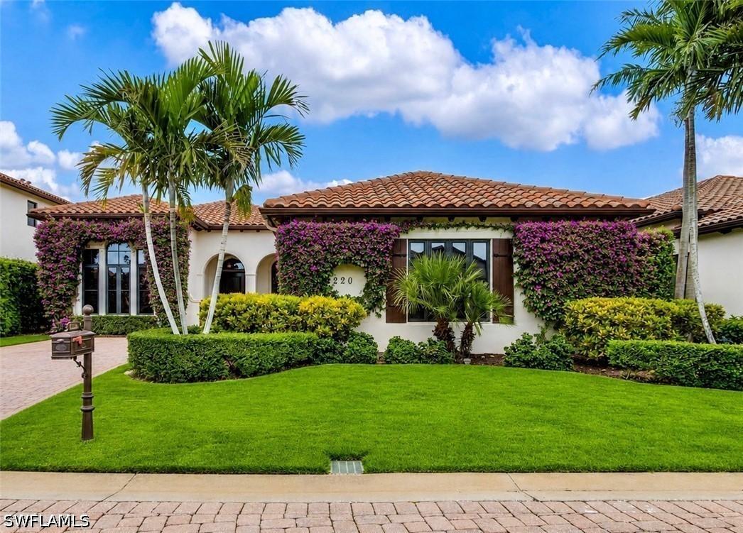 2220 Residence Cir., Naples, FL 34105