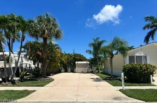 1675 Diamond Lake Cir., Naples, FL 34114