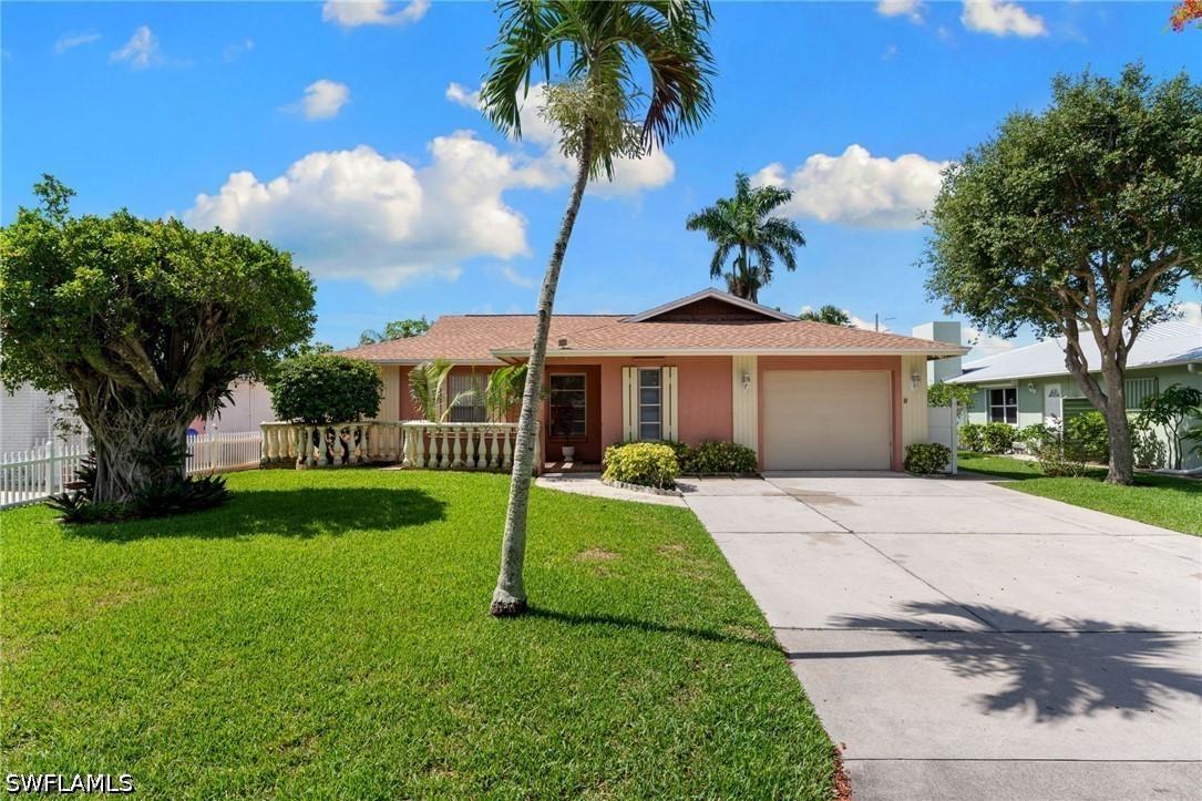 1020 28th Ave., Naples, FL 34103