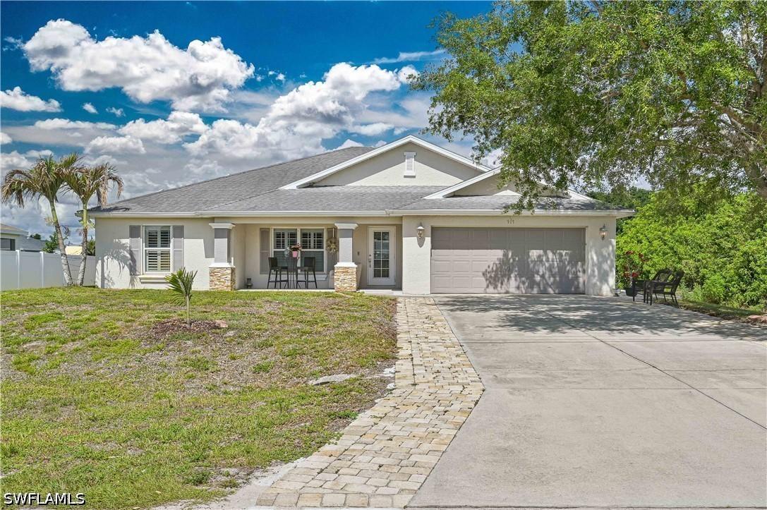 917 Albert Ave., Lehigh Acres, FL 33971
