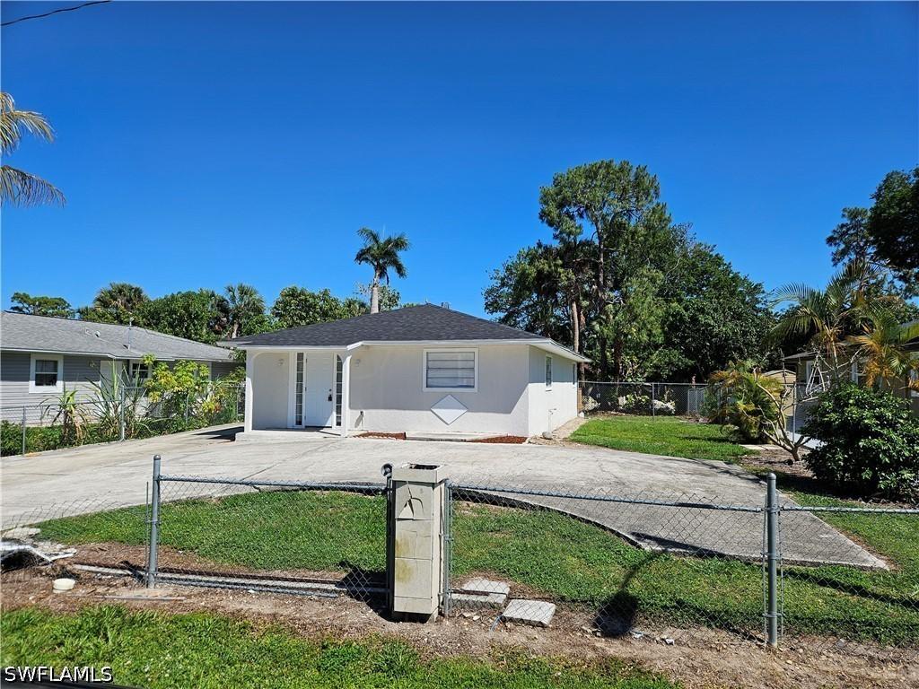 5234 Sholtz St., Naples, FL 34113