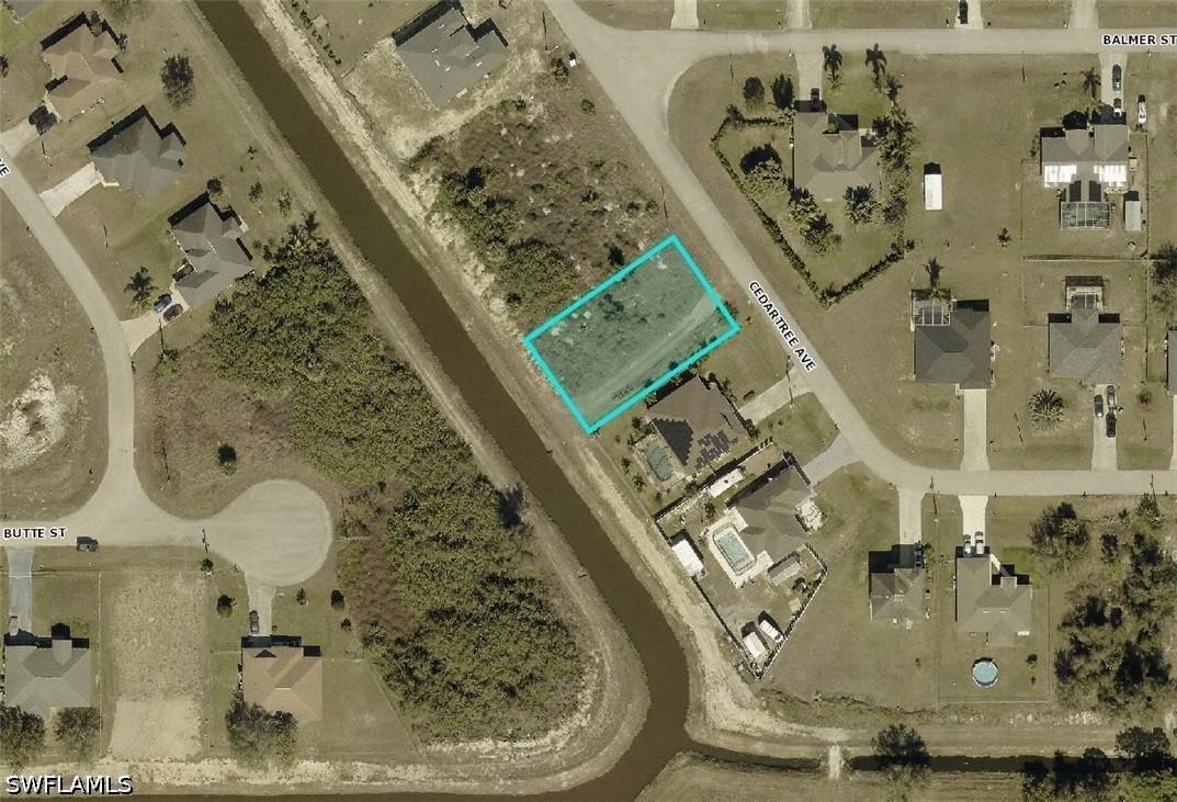 1005 Cedartree Ave., Lehigh Acres, FL 33971
