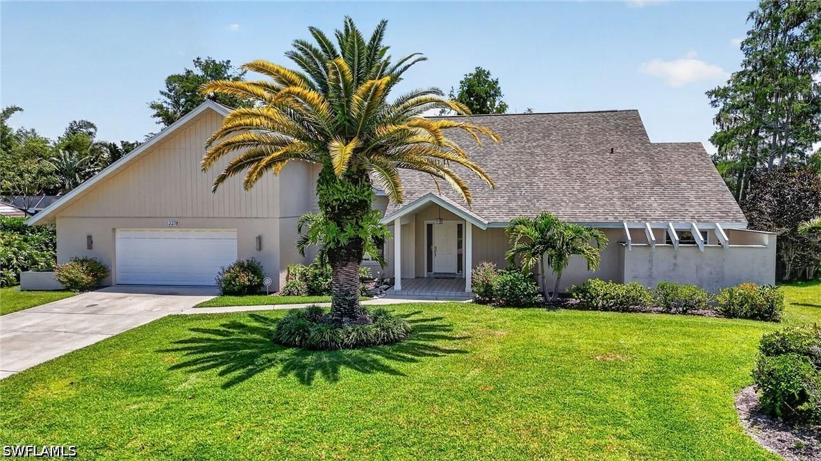 2278 Royal Ln., Naples, FL 34112