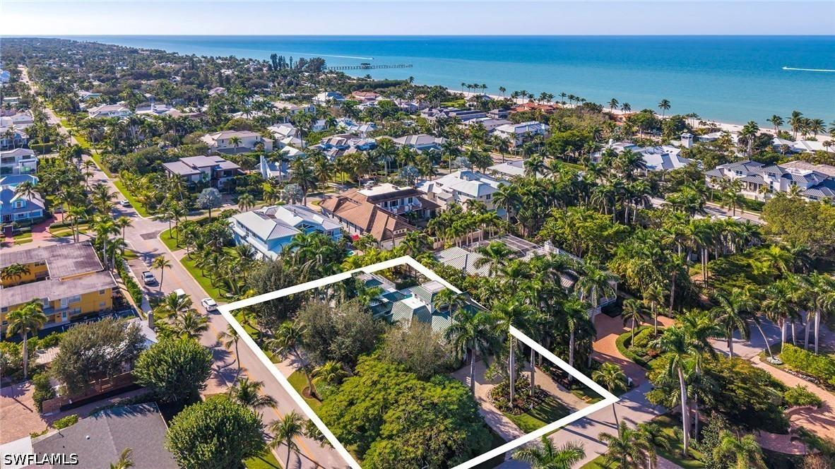 180 7th Ave., Naples, FL 34102