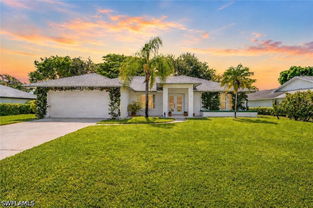 162 Westwood Dr., Naples, FL 34110