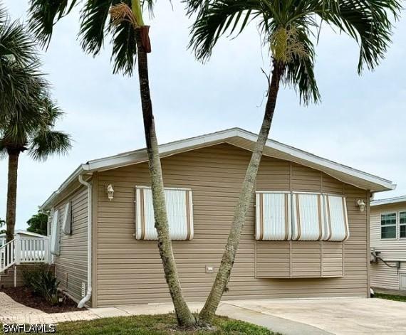 396 Leopard Ln., Naples, FL 34114