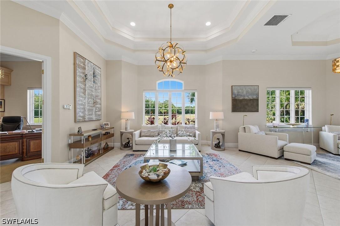 4661 Idylwood Ln., Naples, FL 34119
