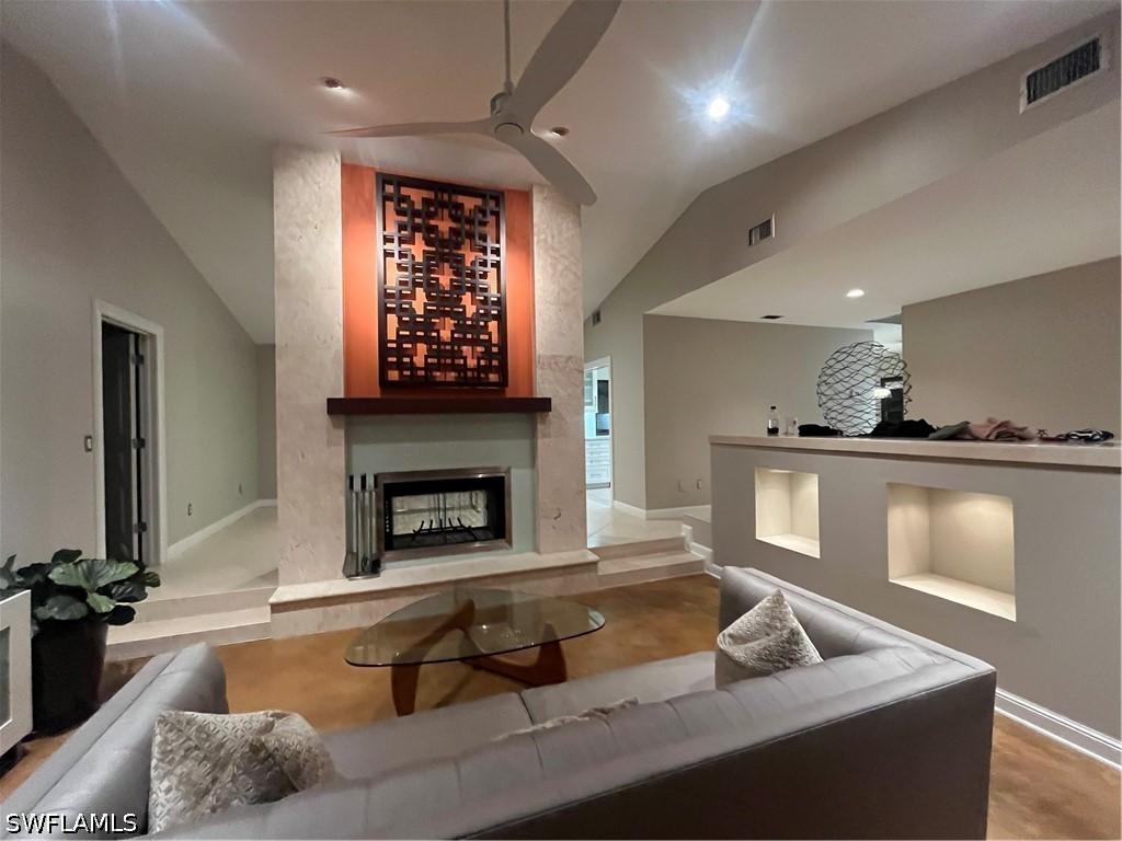 240 Nottingham Dr., Naples, FL 34109