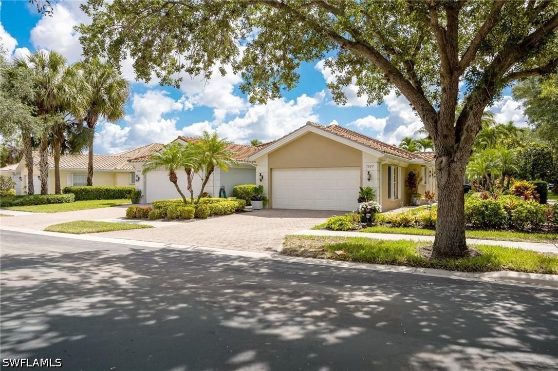 3006 Futuna Ln., Naples, FL 34119