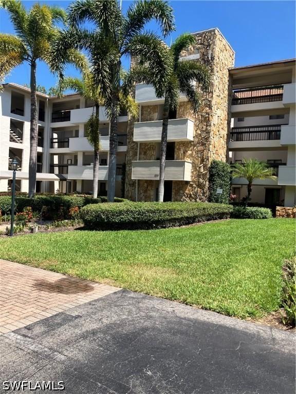 200 Wyndemere Way #B402, Naples, FL 34105