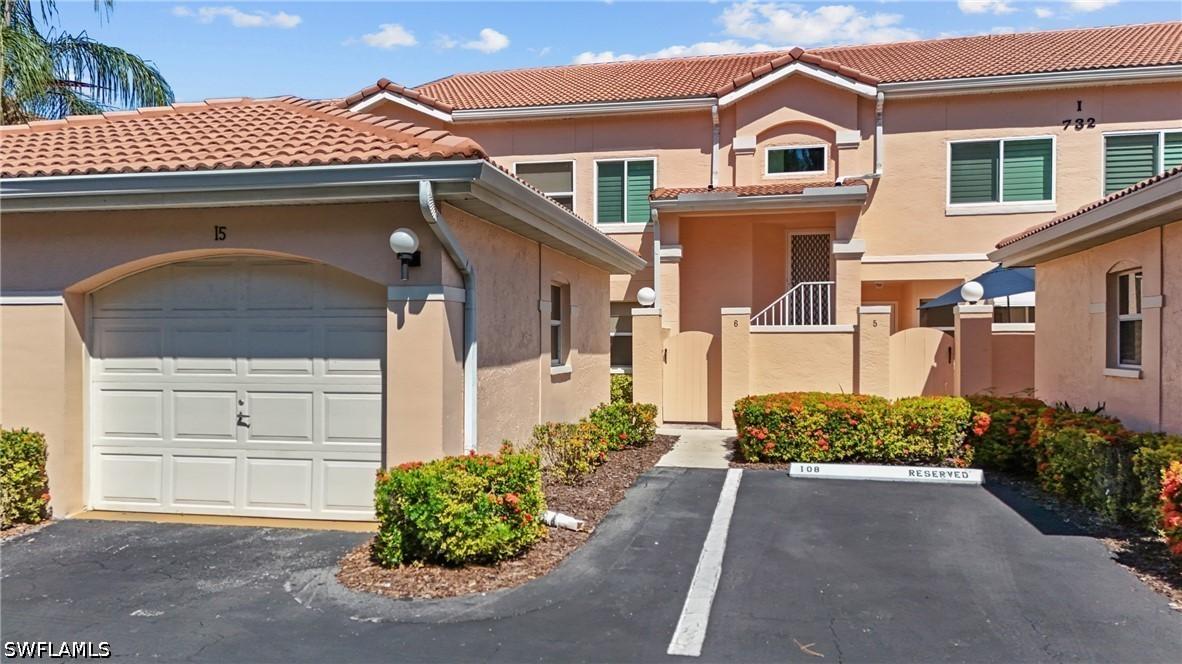 732 Woodshire Ln. #I5, Naples, FL 34105