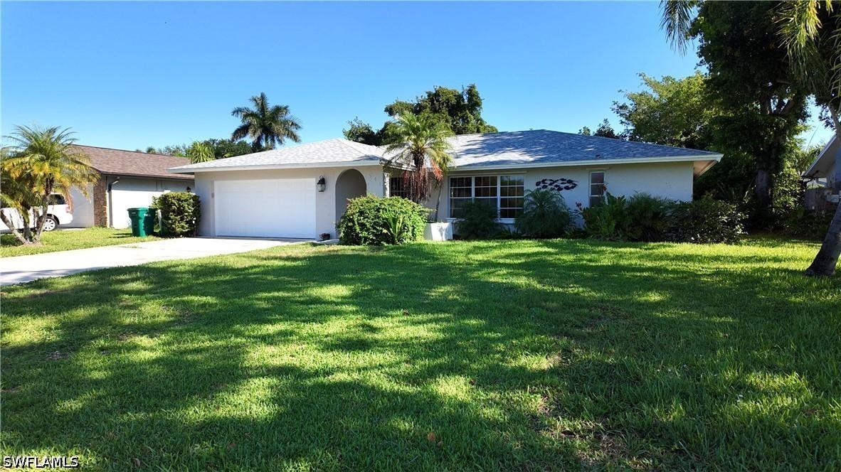 541 Landmark Dr., Naples, FL 34112
