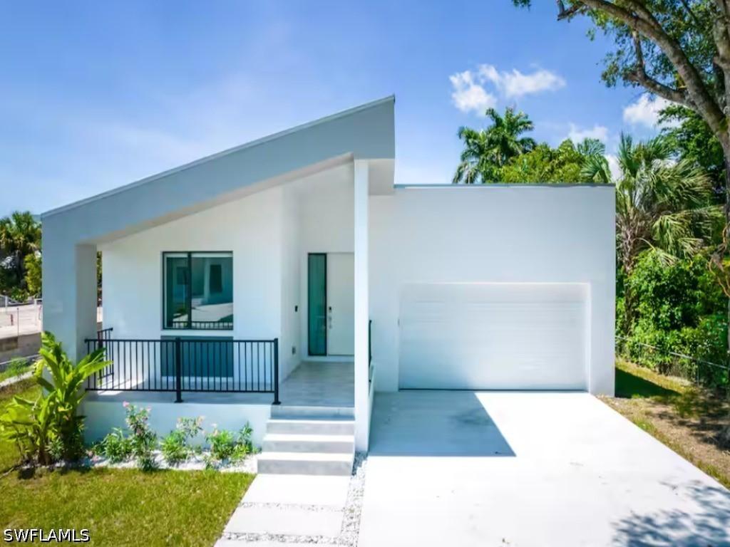 3015 Karen Dr., Naples, FL 34112