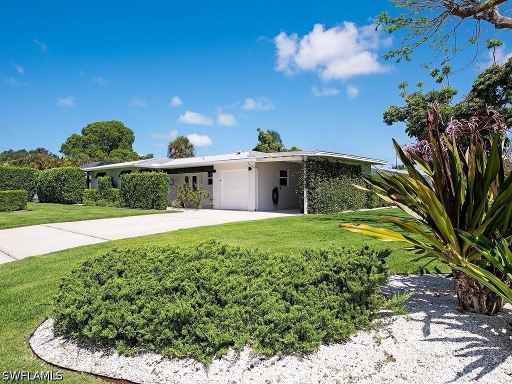 1195 14th Ave., Naples, FL 34102