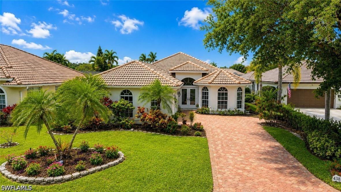 4388 Pomarine Ct., Naples, FL 34119