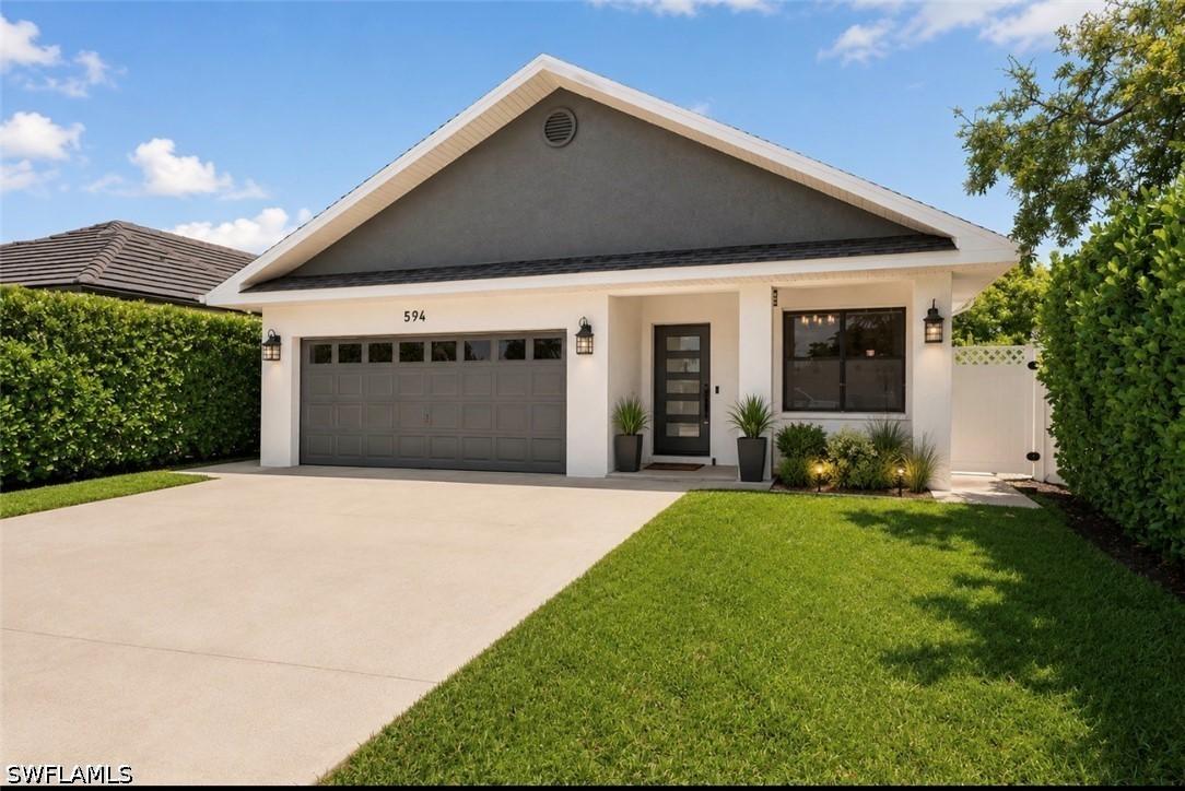 594 108th Ave., Naples, FL 34108