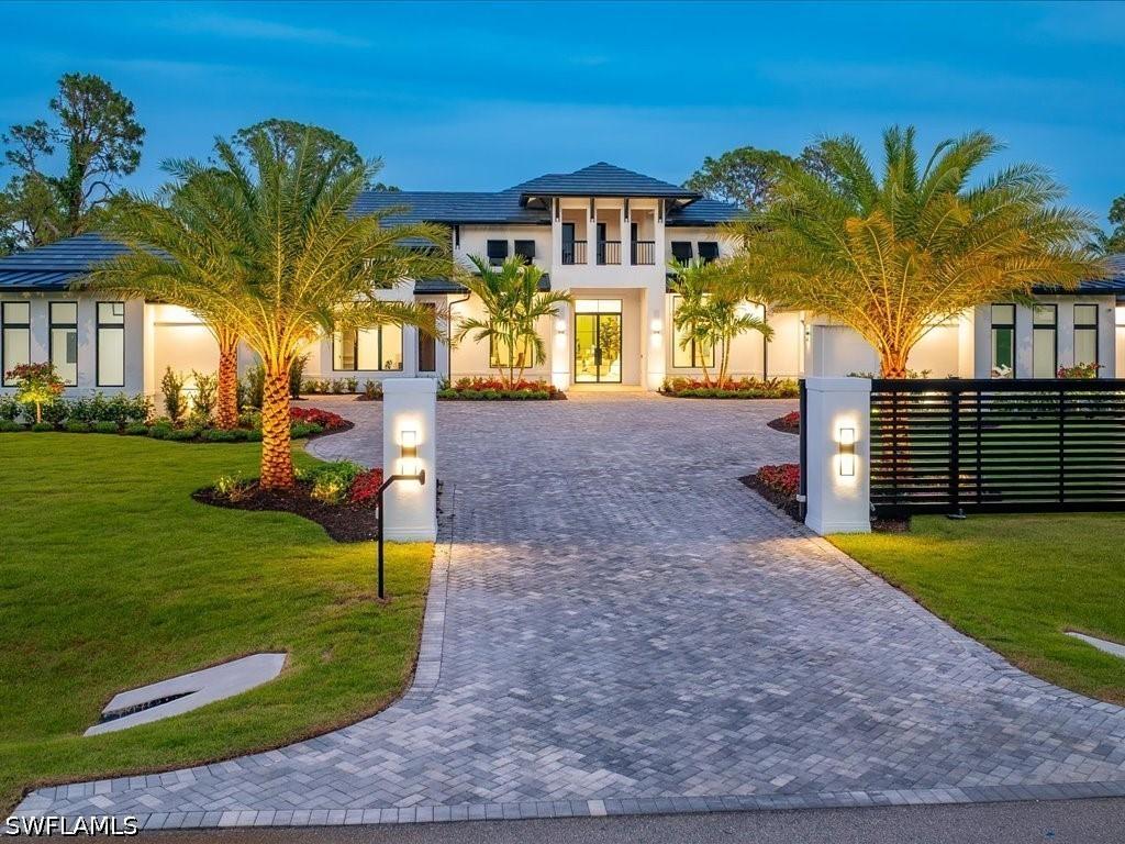 500 Ridge Dr., Naples, FL 34108