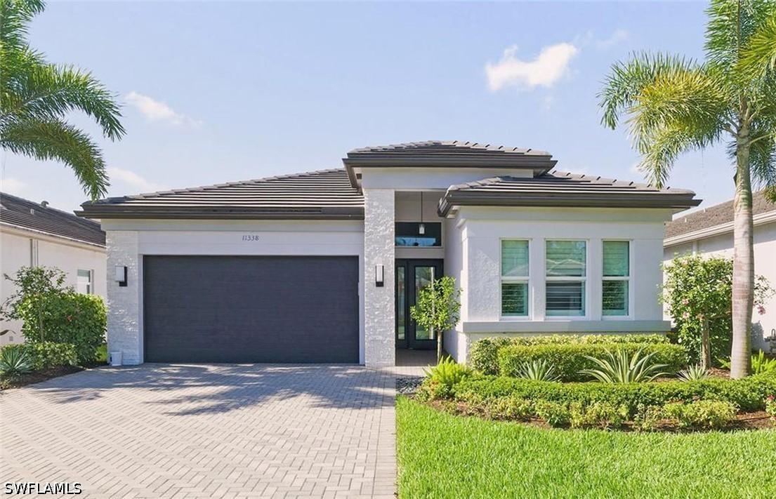 11338 Jacaranda Dr., Naples, FL 34120