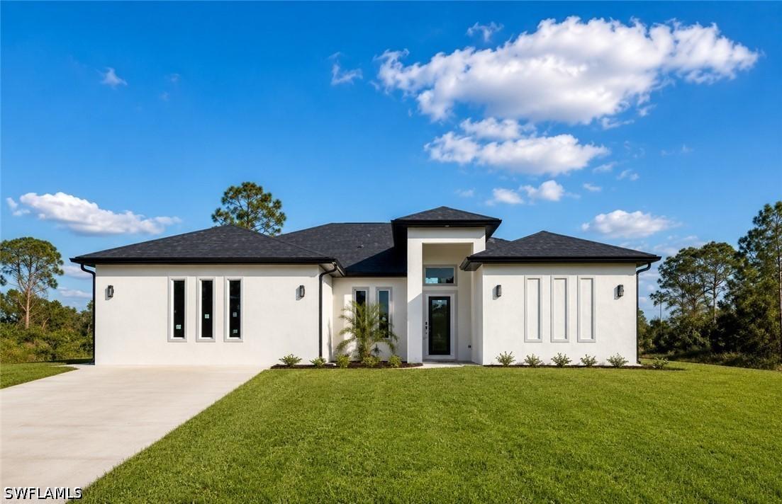 713 Da Vinci Ave., Lehigh Acres, FL 33974