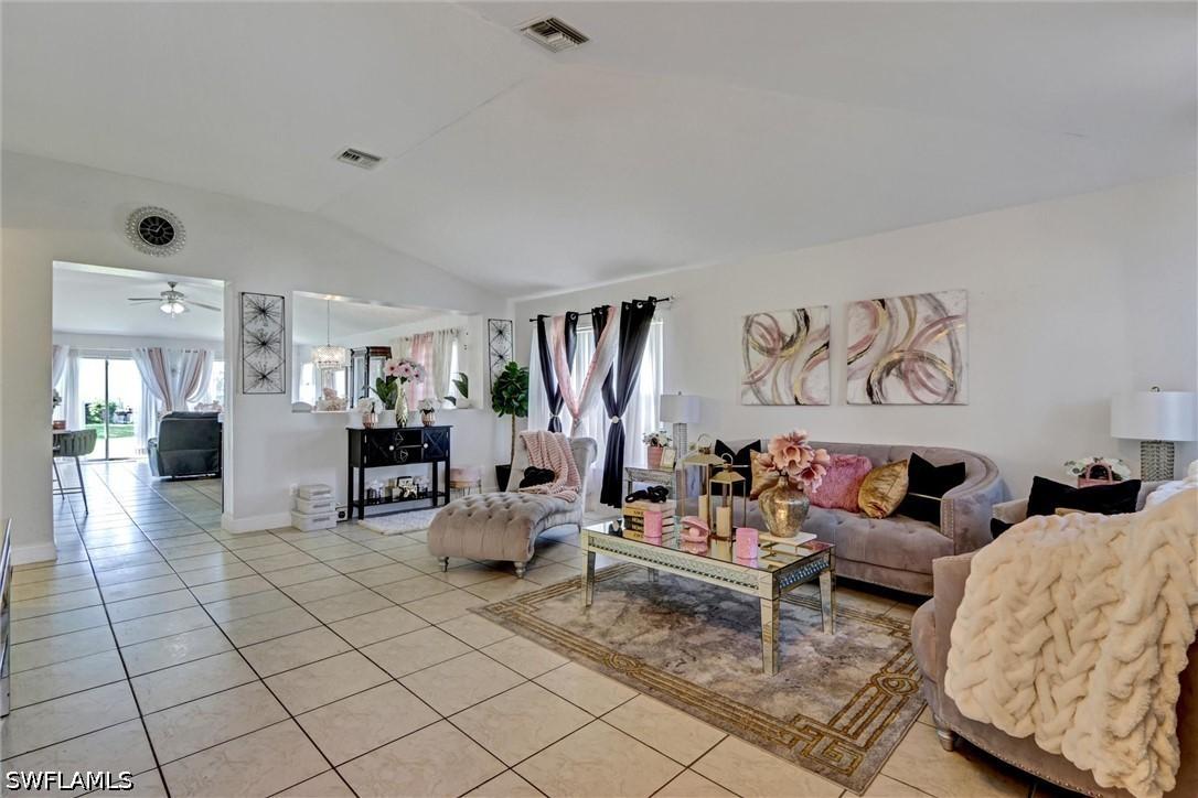 18330 Beauty Berry Ct., Lehigh Acres, FL 33972