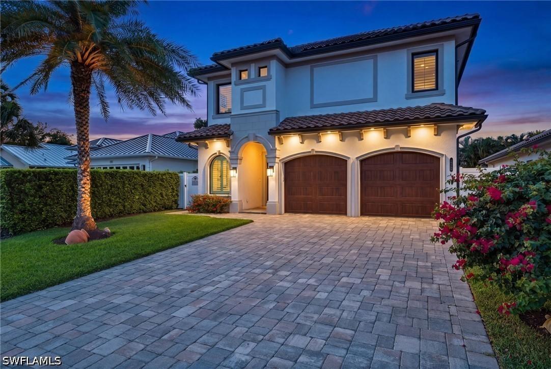 519 97th Ave., Naples, FL 34108
