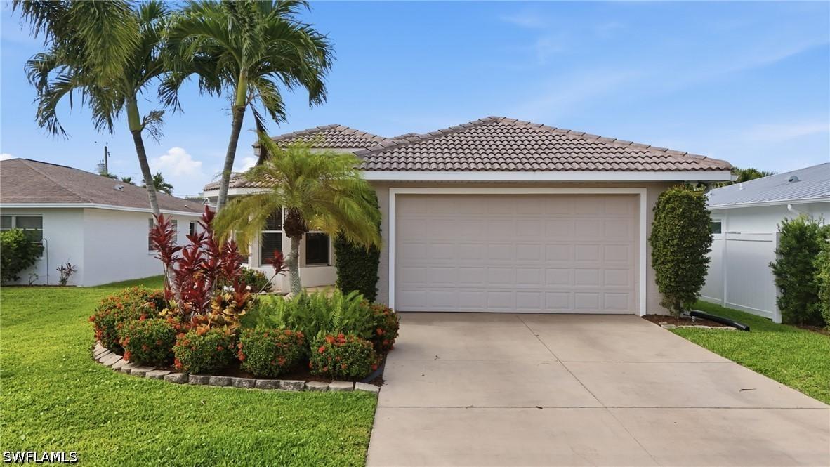 736 110th Ave., Naples, FL 34108