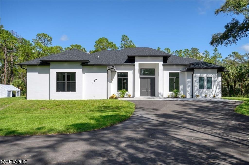 219 33rd Ave., Naples, FL 34120