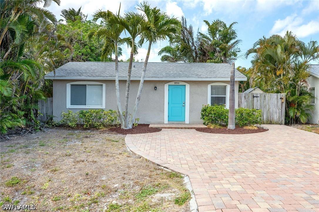 856 104th Ave., Naples, FL 34108
