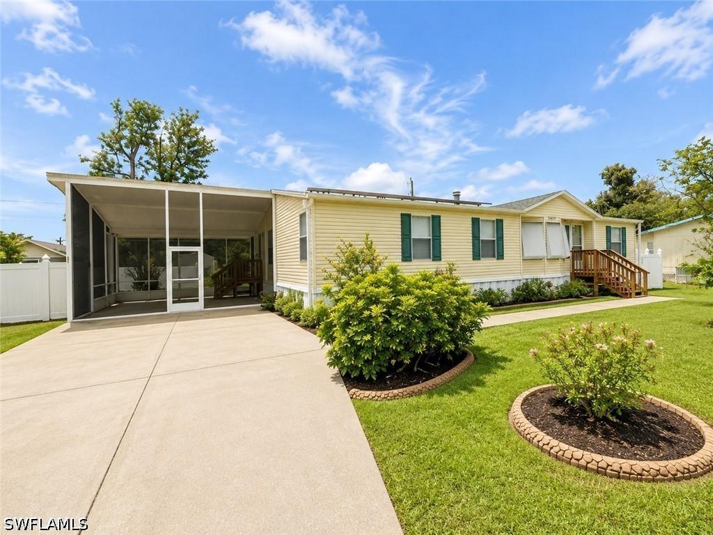 8269 Penny Dr., North Fort Myers, FL 33917