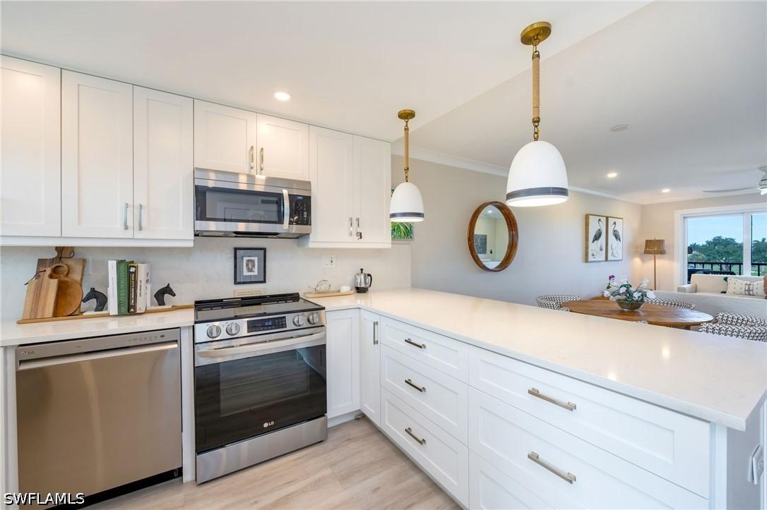 29 High Point Cir. #403, Naples, FL 34103