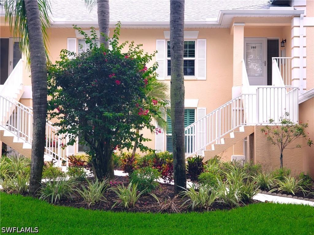 736 Wiggins Lake Dr. #202, Naples, FL 34110
