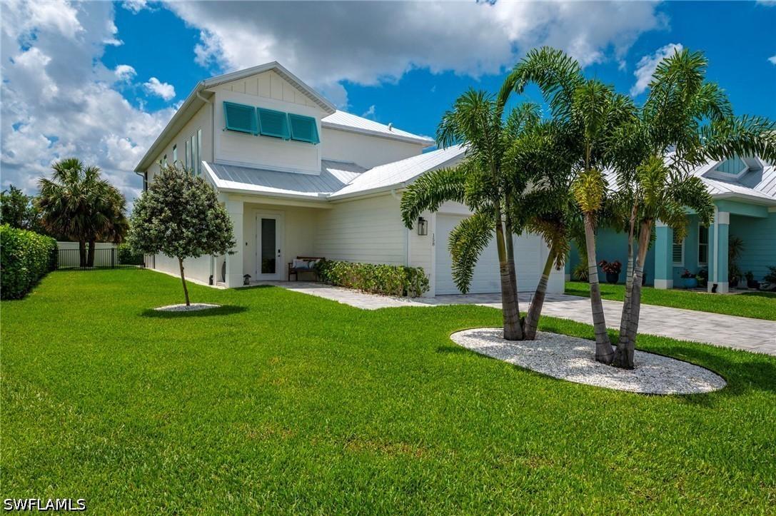 158 Cambria Ln., Naples, FL 34112