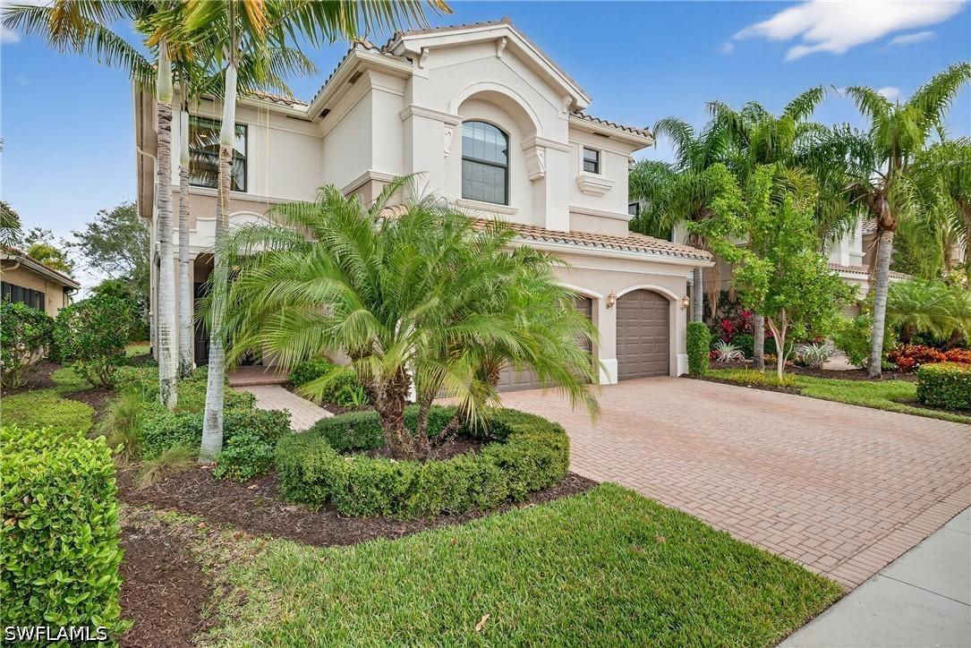 13852 Luna Dr., Naples, FL 34109