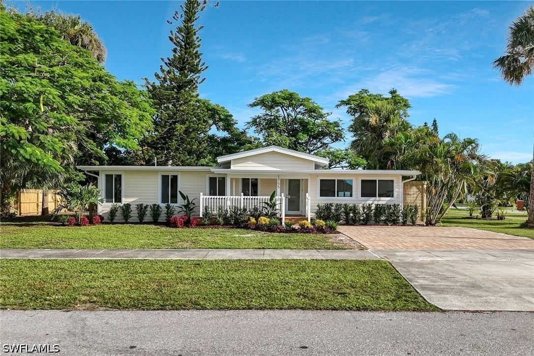 1755 Oakley Ave., Fort Myers, FL 33901