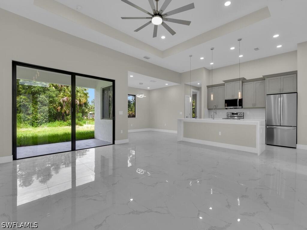 410 Plumosa Ave., Lehigh Acres, FL 33972