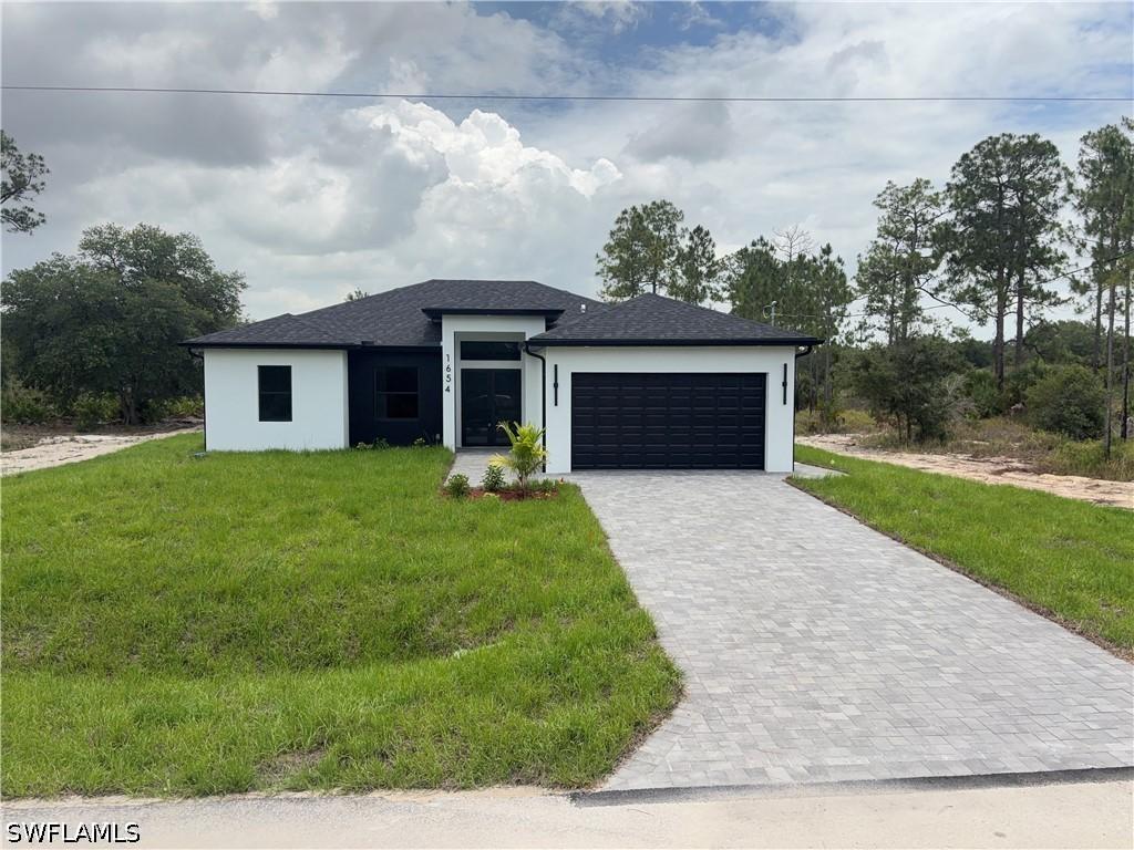 1654 Poinsettia Ave., Lehigh Acres, FL 33972