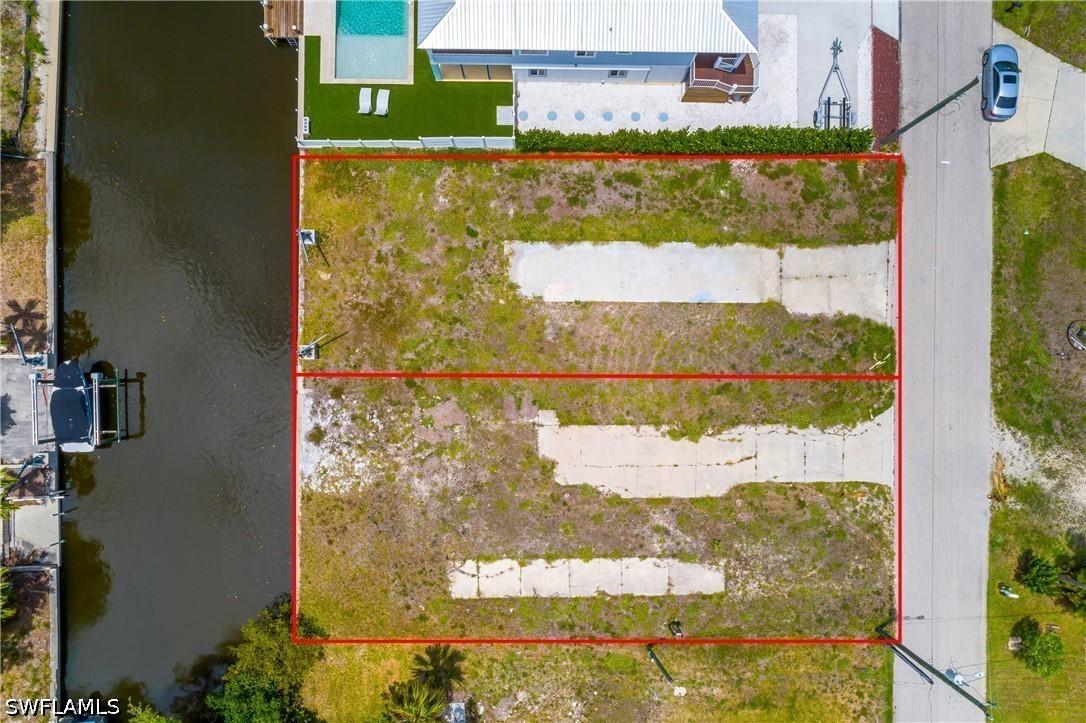 24533 Dolphin St., Bonita Springs, FL 34134