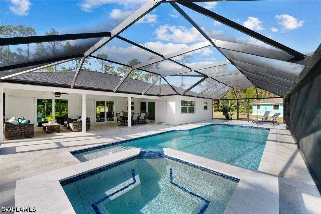 5015 Mahogany Ridge Dr., Naples, FL 34119