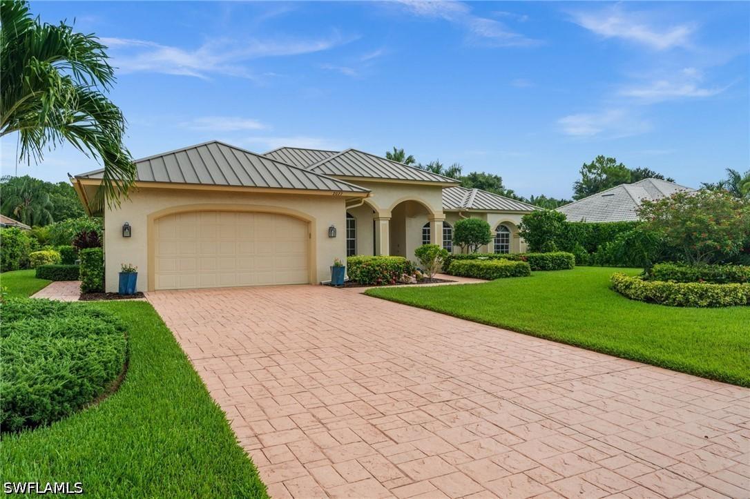 2027 Castle Garden Ln., Naples, FL 34110