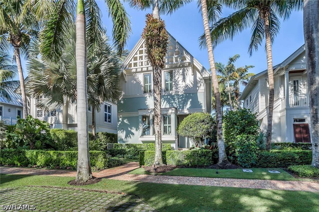 32 6th St., Naples, FL 34102