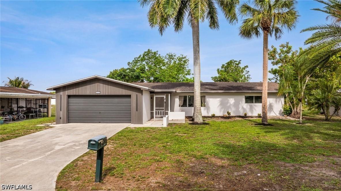 212 Jayview Ave., Lehigh Acres, FL 33936
