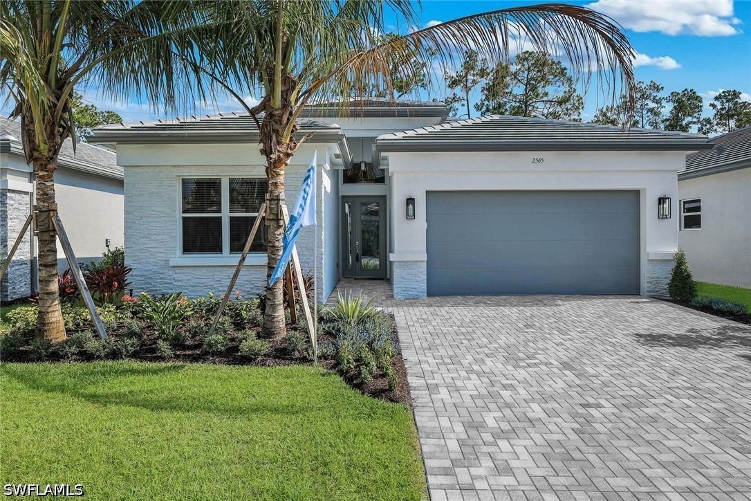 2565 Kingfisher Dr., Naples, FL 34112
