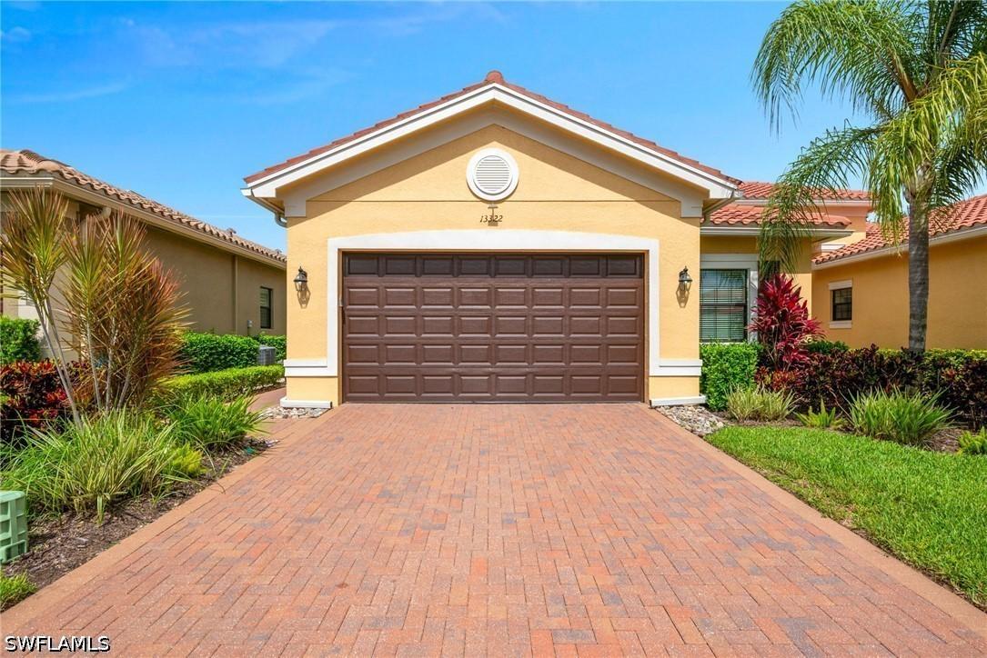 13322 Silktail Dr., Naples, FL 34109