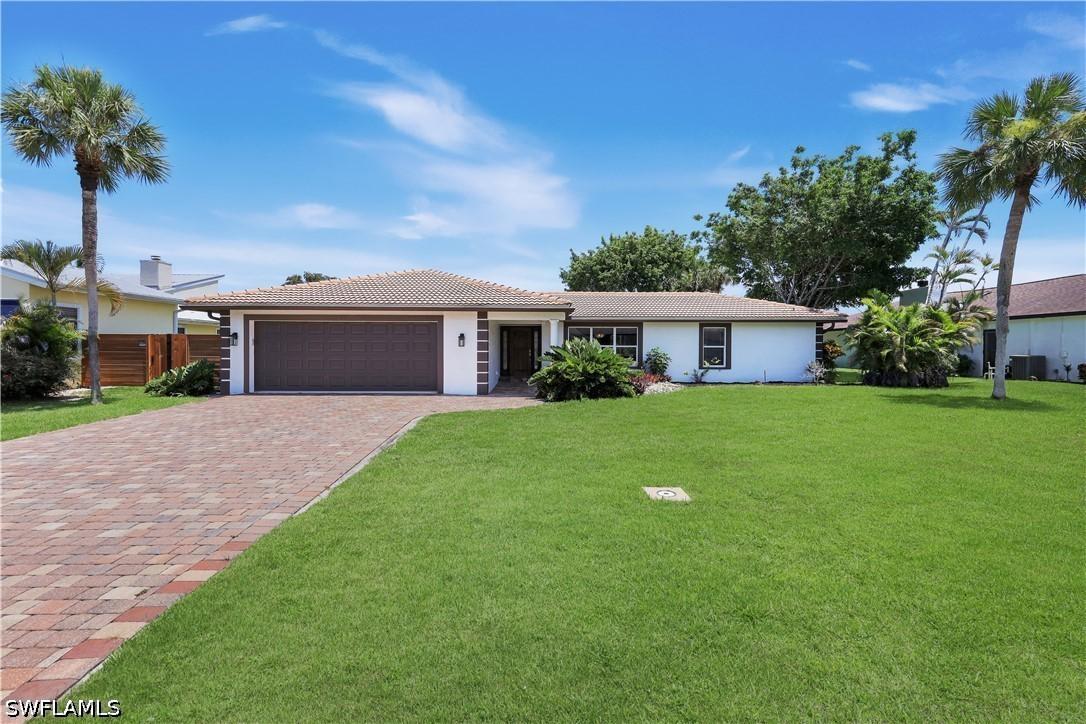 675 Pompano Dr., Naples, FL 34110