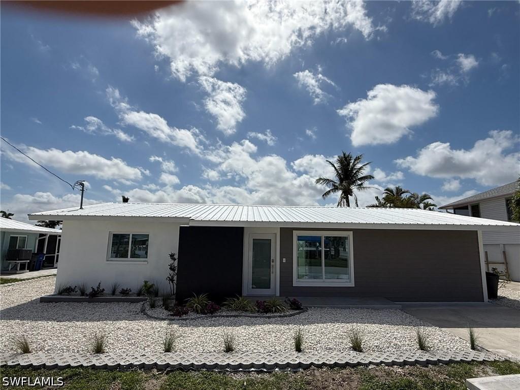 2823 Janet St., Matlacha, FL 33993
